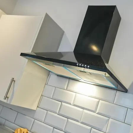 Modern 2 Bed Apt, 7Ft Pool Table, Sheffield City Centre, Free Parking, Netflix - Hosted By Stay Host Save Exterior photo